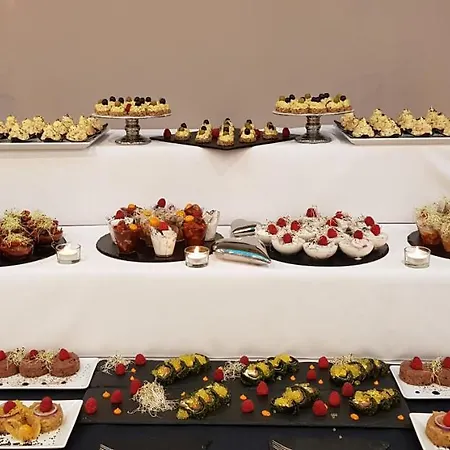 Baltic Korona - E17 Апарт-отель *